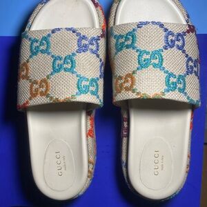 RARE 💚 Gucci Platform Slide Sandel 🤍 Rainbow ❤️